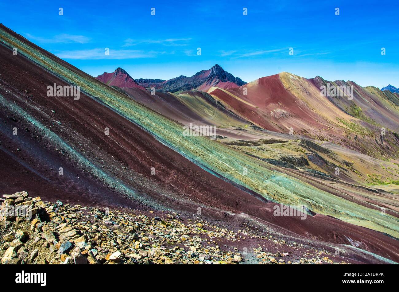 Vinicunca, Peru - Rainbow Mountain (5200 m) in den Anden, Cordillera de los Andes, Region Cusco in Südamerika. Berge Peru Landschaft Stockfoto