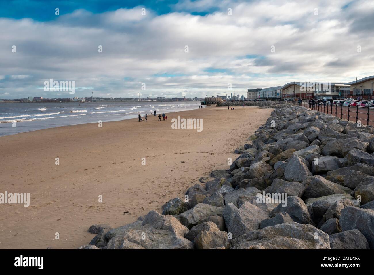 New Brighton Lighthouse oder Perch Rock Lighthouse ist ein stillgelegter Leuchtturm, der am Zusammenfluss von River Mersey und Liverpool Bay liegt Stockfoto