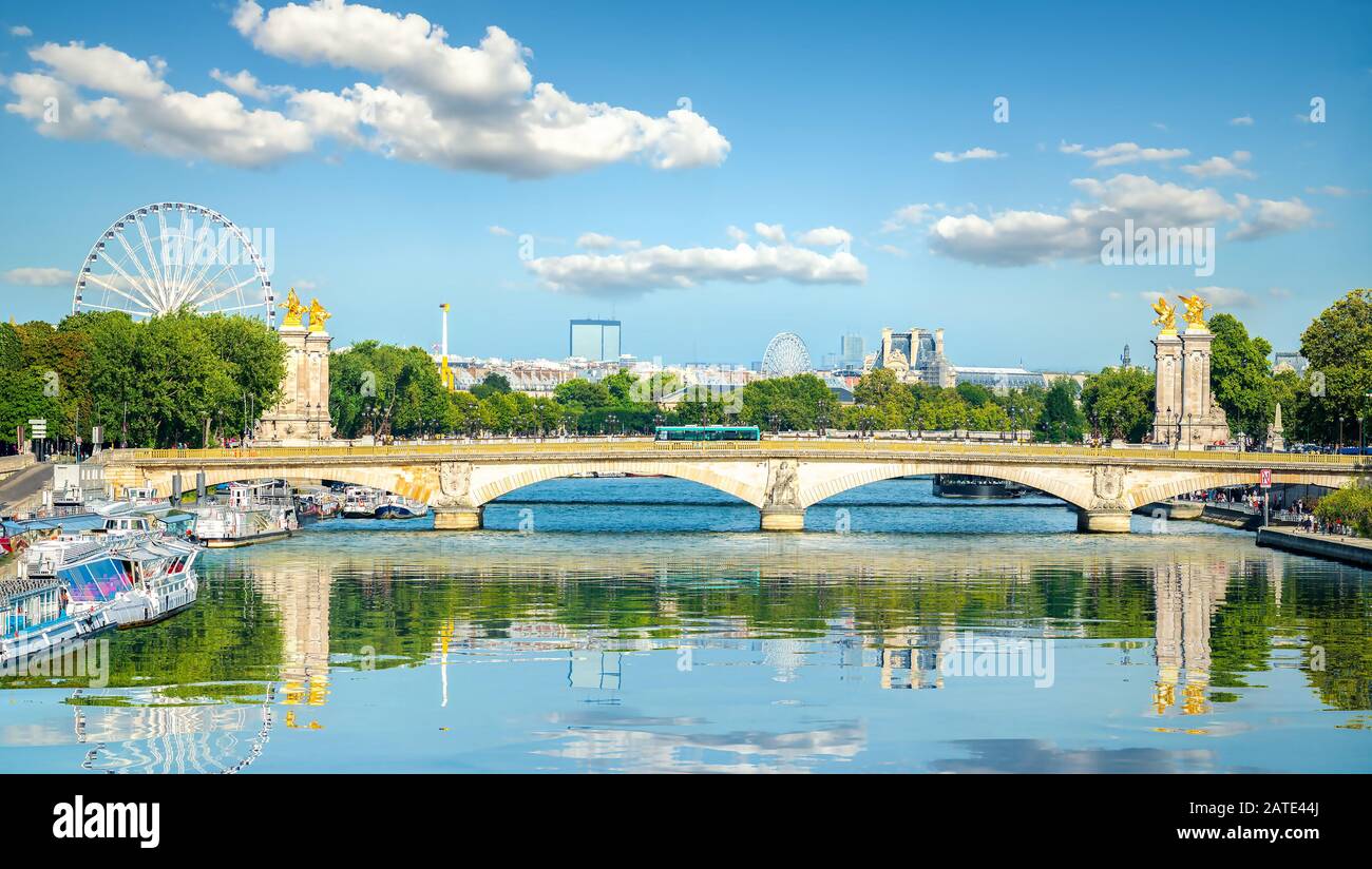 Die Pont Alexandre III in Paris Stockfoto