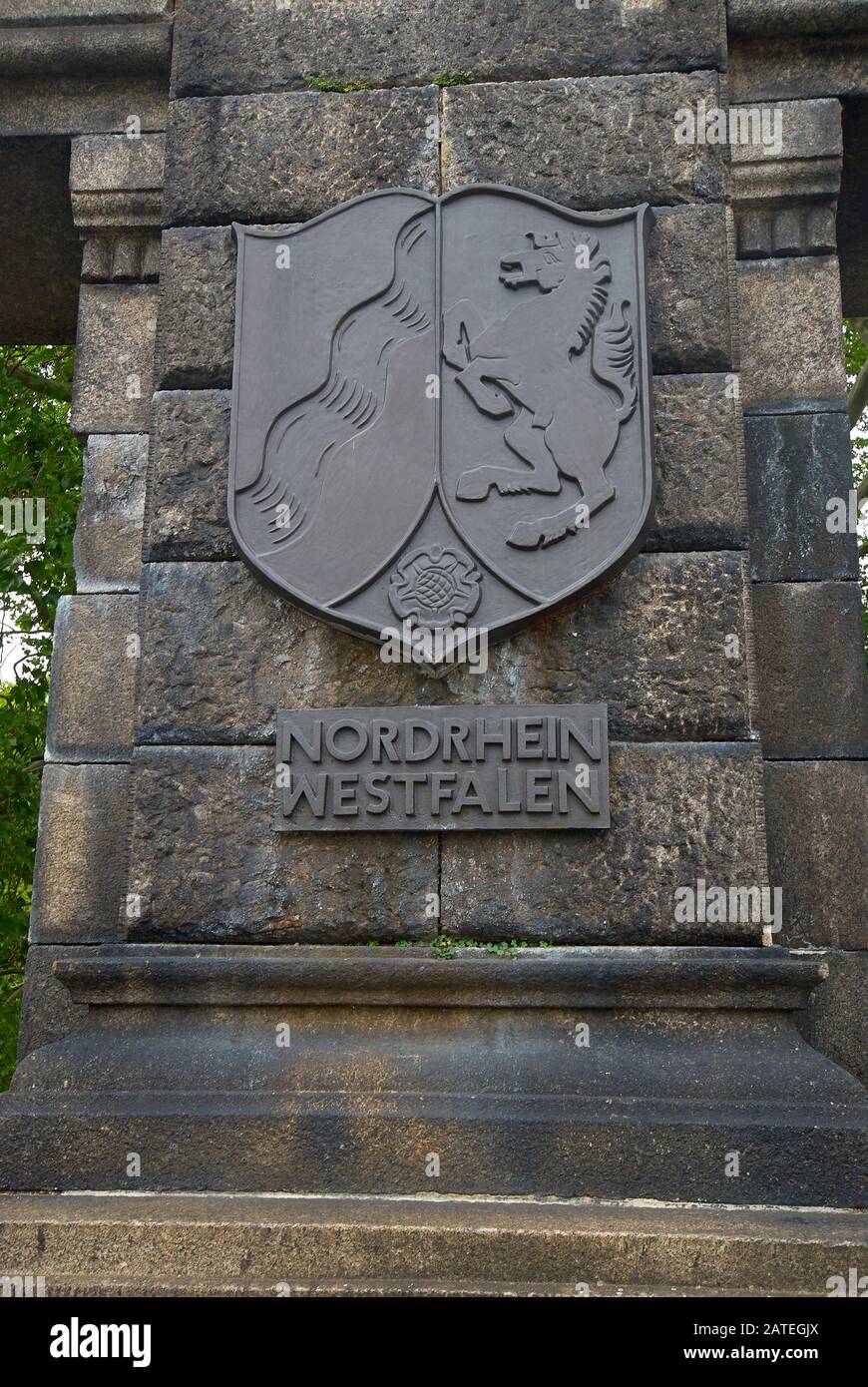 Wappen eines Landes der Bundesrepublik Deutschland an der "Deutschen Ecke" (Deutsches Eck) in Koblenz Stockfoto