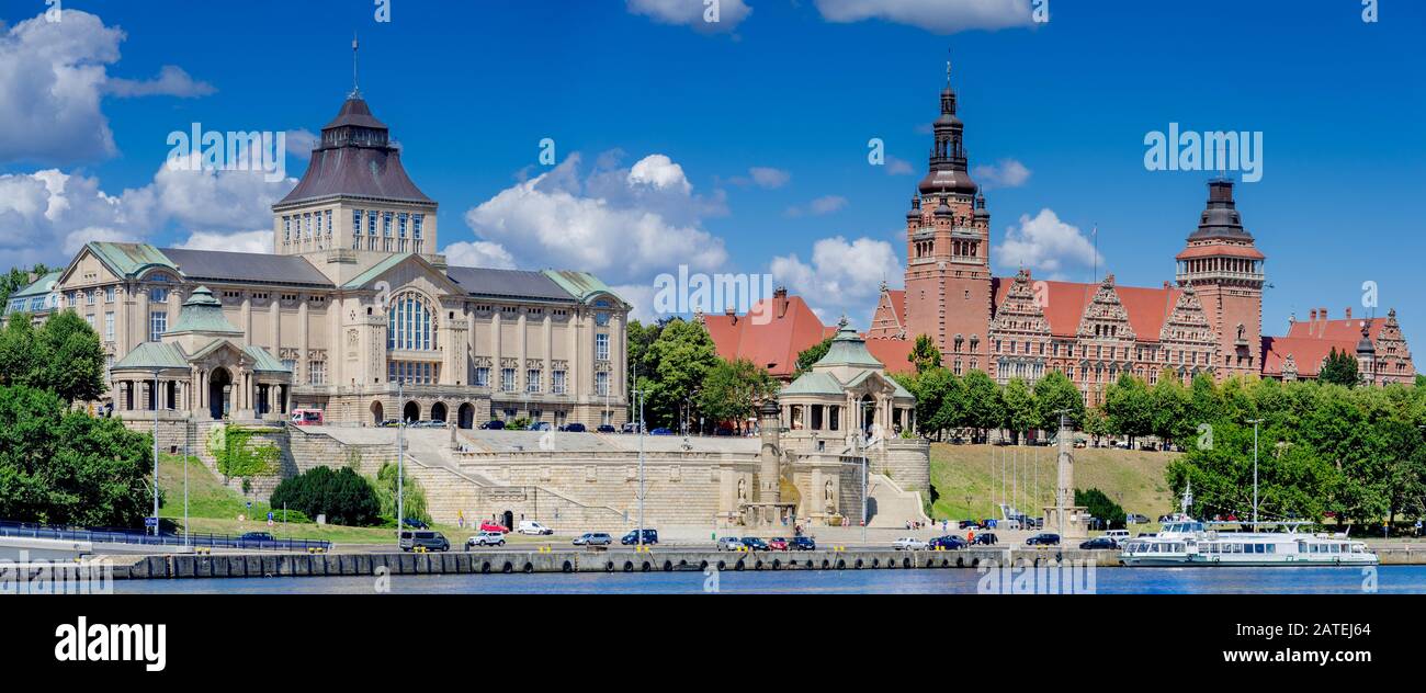 Szczecin, Provinz Westpomeran, Polen. Waly Chrobrego - Hakenterrasse. Blick über den Fluss Odra. Stockfoto