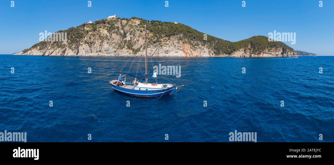 Luftbild vom Strand in Tamariu, Costa Brava, Spanien Mittelmeer Stockfoto