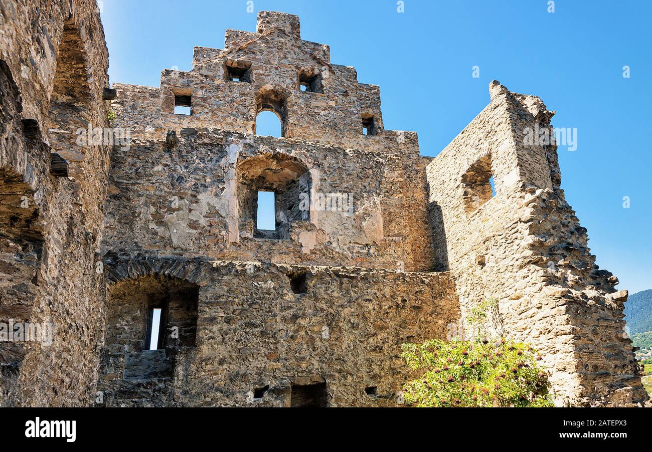 Ruinen der Burg Tourbillon in der Hauptstadt Sion Wallis Schweiz Stockfoto