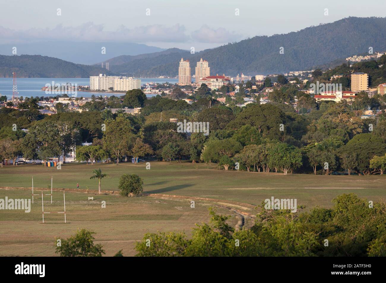 Hafen von Spanien, Skyline der Stadt - Überblick über Trinidad und Tobago Stockfoto