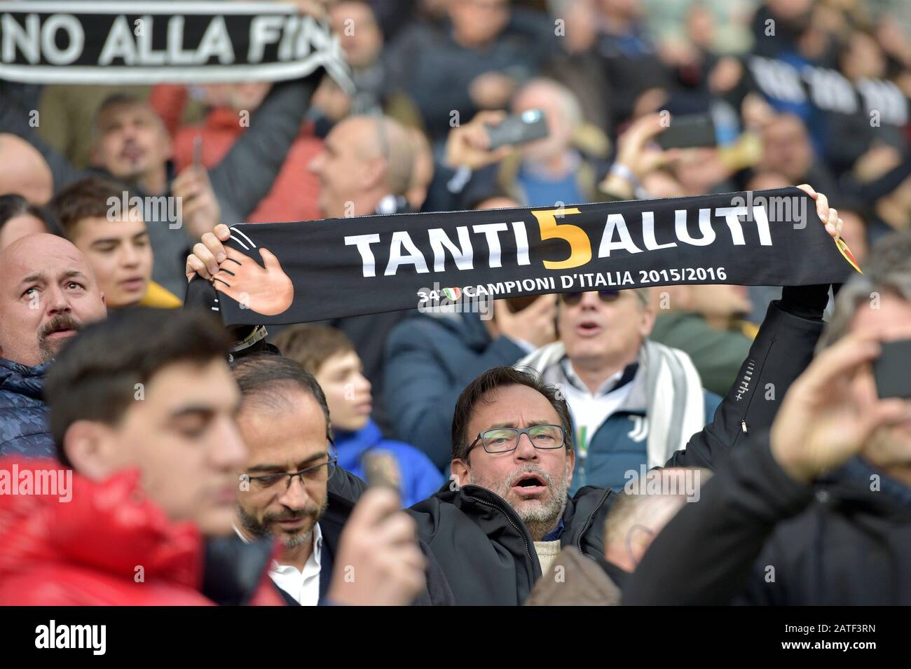 Allianz Stadium, Turin, Italien. Februar 2020. Serie-A-Fußball, Juventus gegen Fiorentina; Juventus Supporters Credit: Action Plus Sports/Alamy Live News Stockfoto