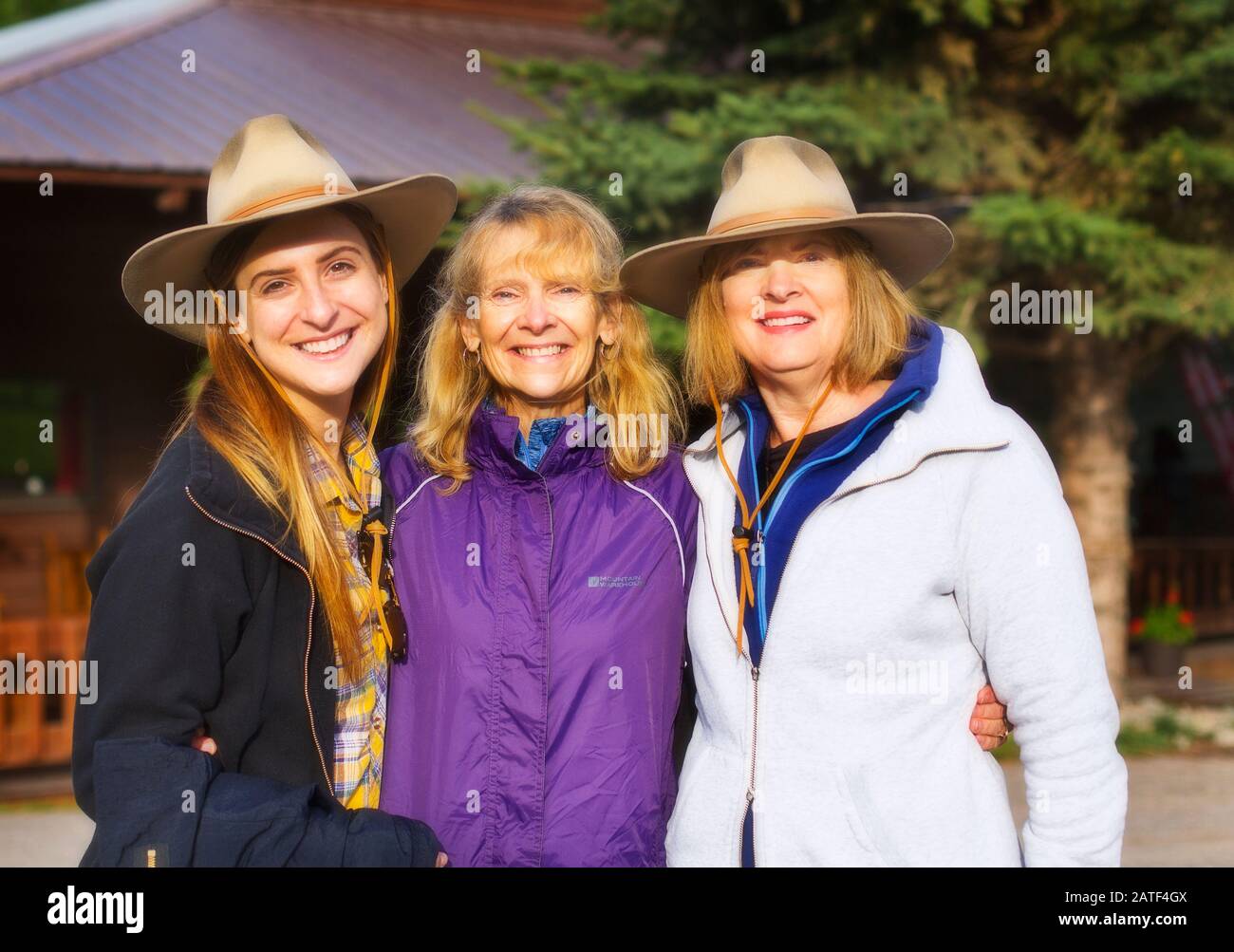 Damen mit Stetson-Hüten Stockfoto