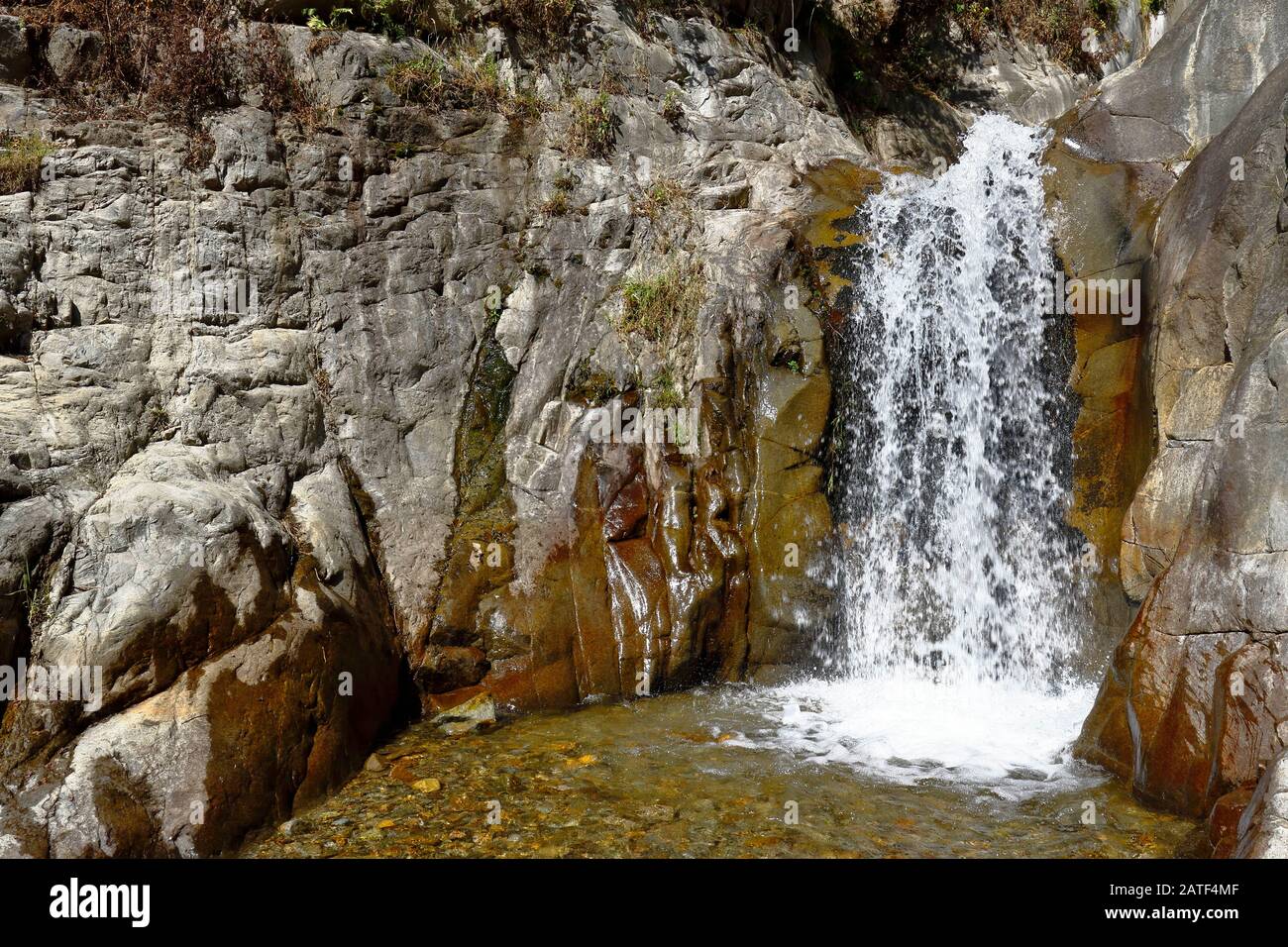 Wunderschöner Blick auf den Wasserfall Palacala im Bezirk San Jerónimo de Surco. Lima-Peru Stockfoto