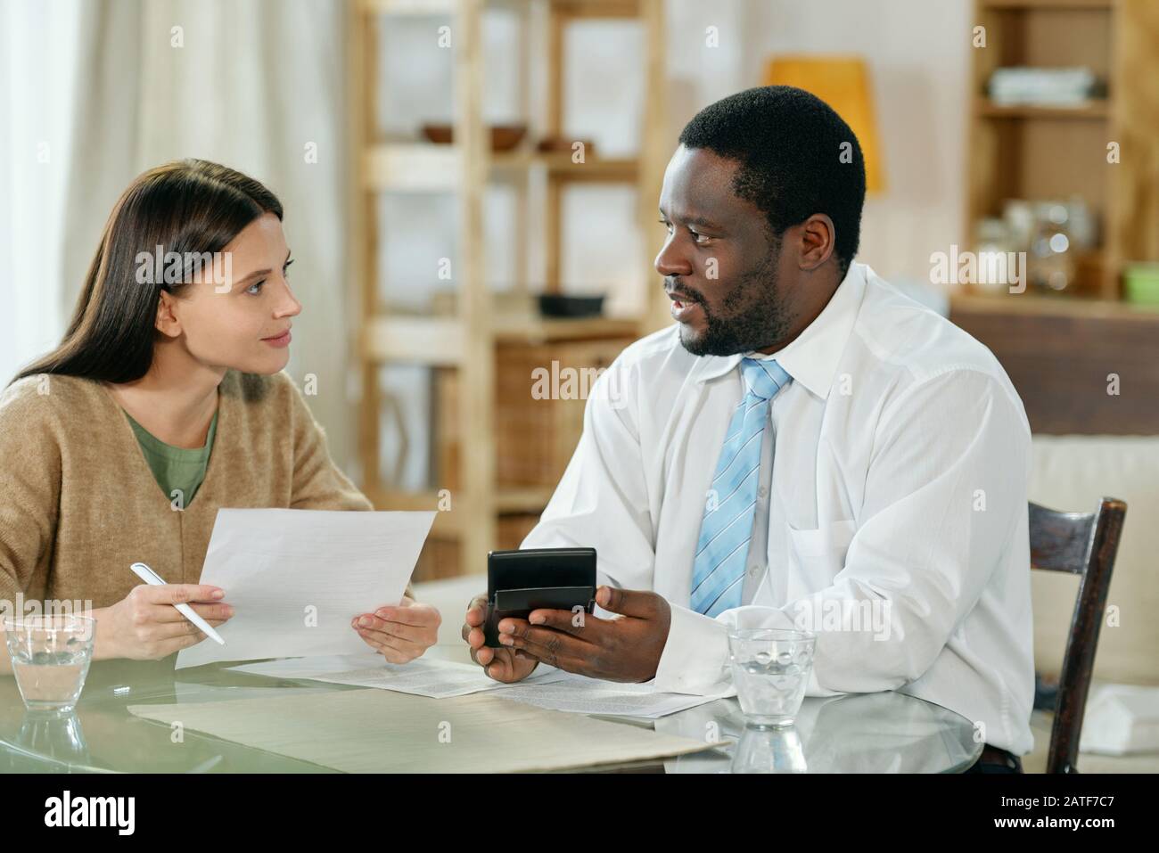 Diverse Mann- und Frauenberatung auf Leihbasis Stockfoto