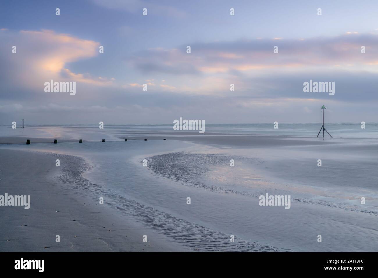 Pastelltöne am Ende eines perfekten Tages am West Wittering Beach Stockfoto