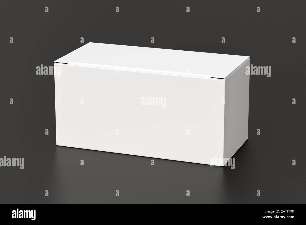 Leere weiße breite Box mit geschlossenem Klappdeckel auf schwarzem Hintergrund. Beschneidungspfad um das Rahmenmodell herum Stockfoto