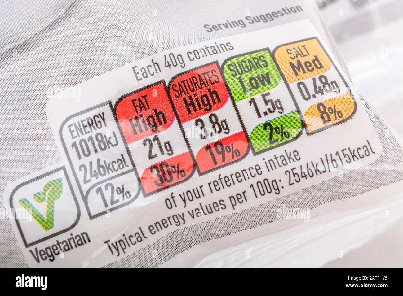 ASDA gesalzene Erdnüsse Lebensmittelverpackungen anzeigen diätetische Ernährung Informationsbox, hohe Fettgehalt Lebensmittel, hohe Salzgehalt Lebensmittel, Lebensmittel-Label close up. Stockfoto