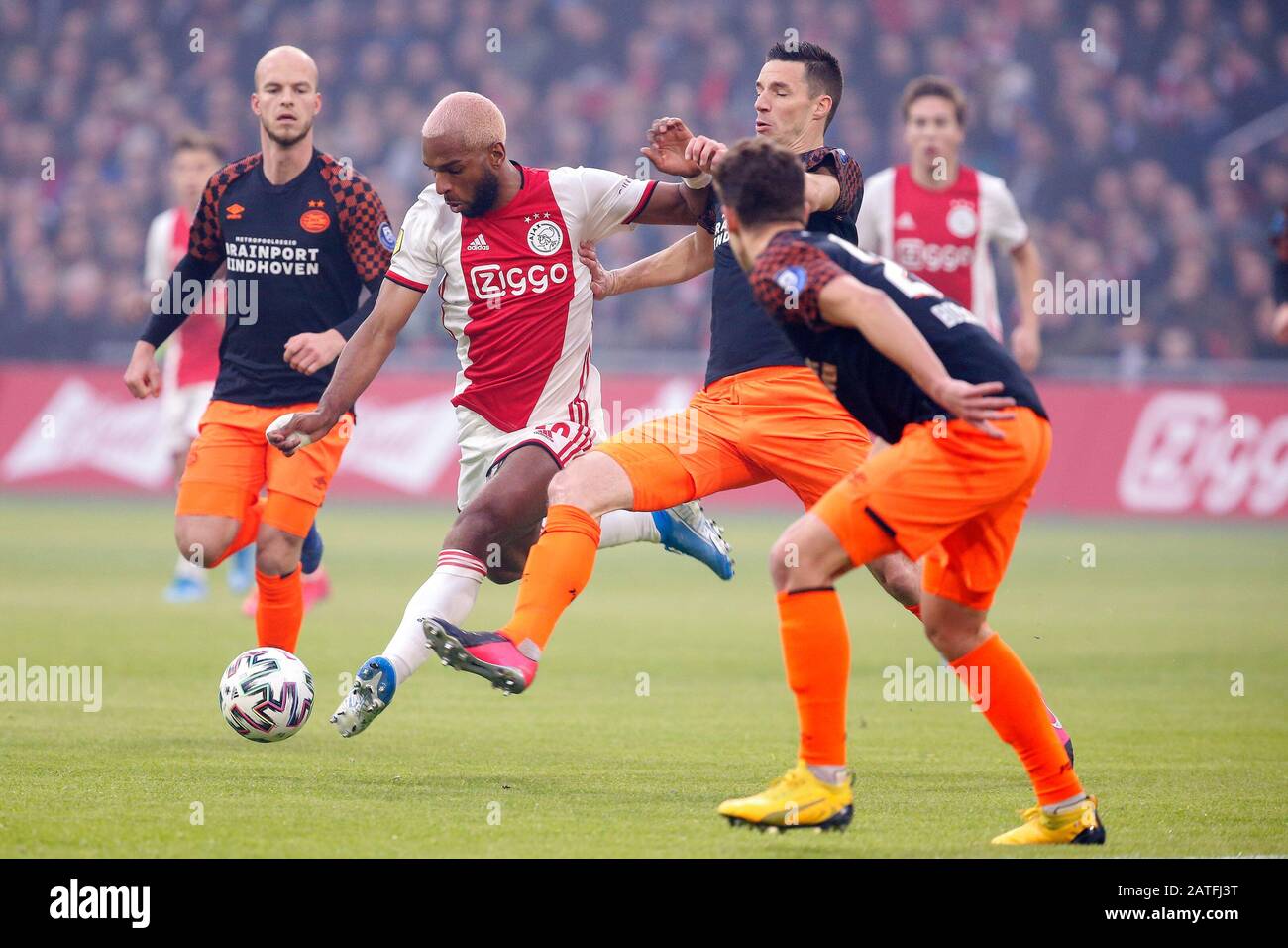 2. februar 2020 Amsterdam, Niederlande Fußball Ajax / PSV Eredivisie 2019-2020 Jorrit Hendrix vom PSV Eindhoven, Ryan Babel von Ajax, Nick Viergever vom PSV Eindhoven Stockfoto