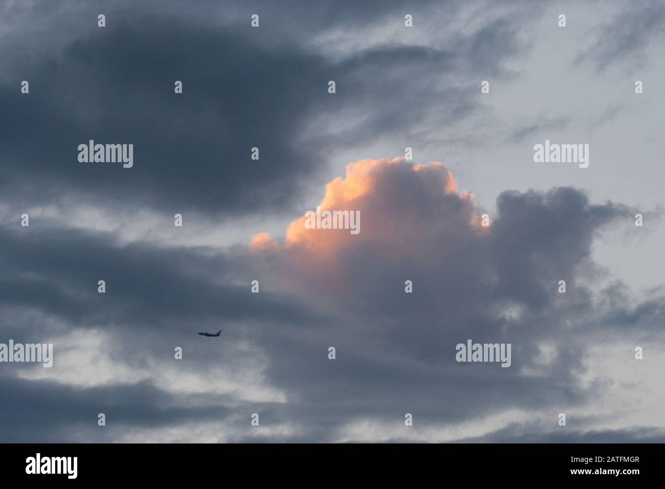 Natur Wolkenlandschaft mit schöner Natur coler Landschaft Stockfoto