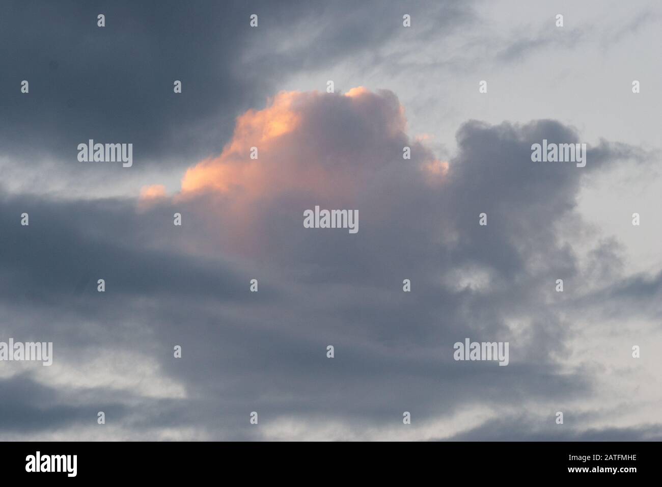 Natur Wolkenlandschaft mit schöner Natur coler Landschaft Stockfoto