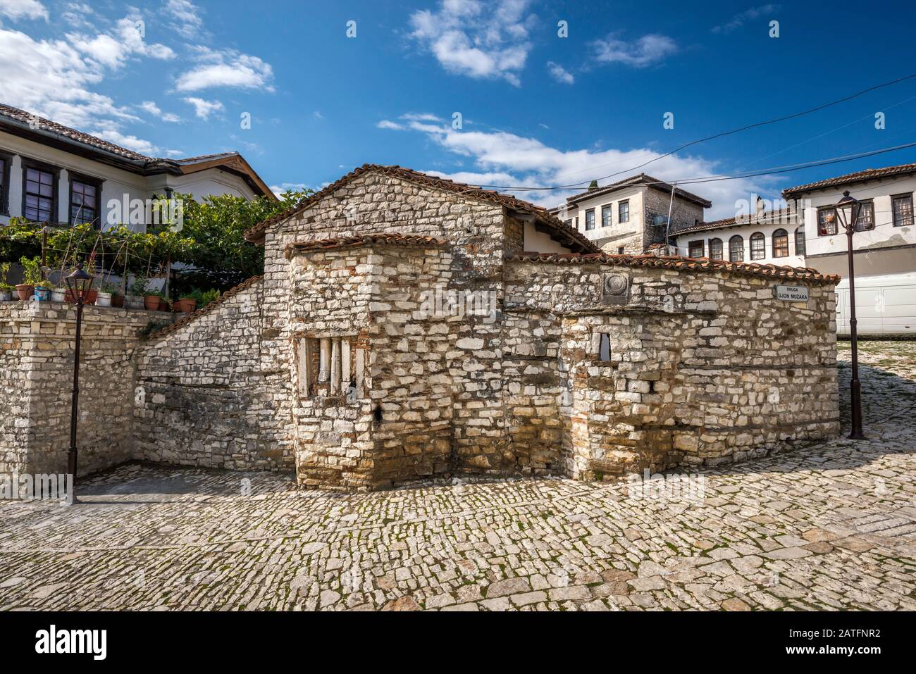 Kirche des Evangelisten auf dem Burghügel in Berat, UNESCO-Weltkulturerbe, Albanien Stockfoto