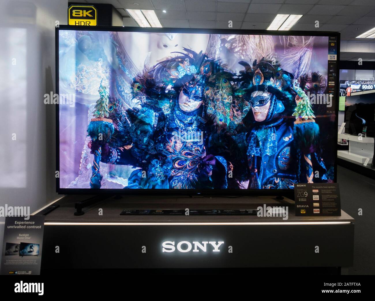 Sony Z9G 8K HDR-Fernseher, TV-Bildschirm Stockfoto