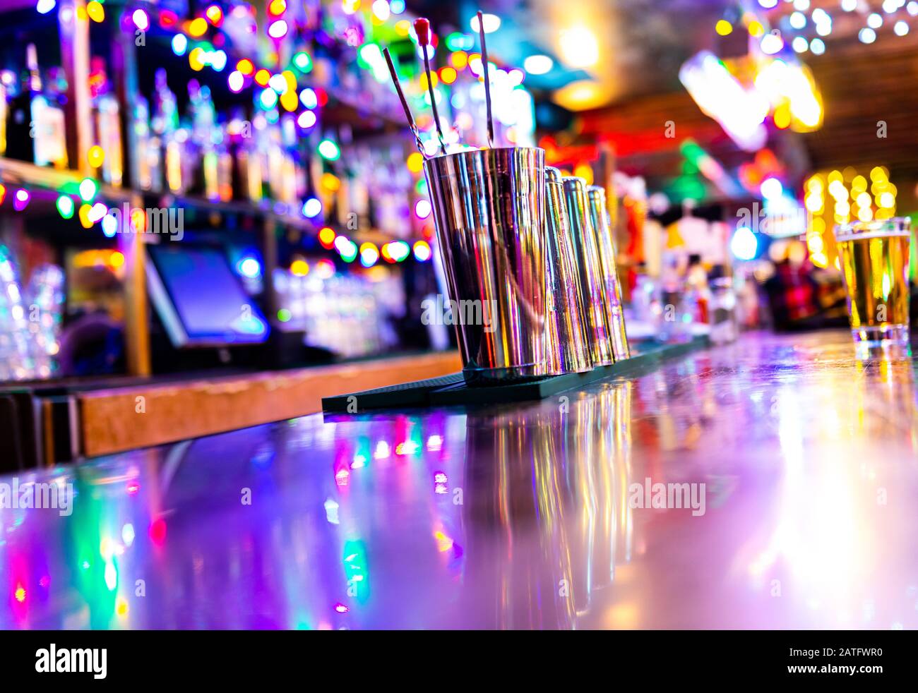 Die Boston Cocktail Shaker können in Montreal an einer Bar sitzen Stockfoto