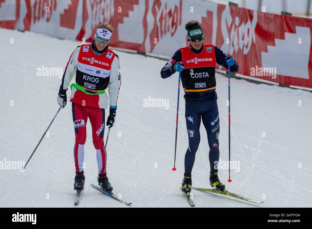 Seefeld, Österreich. Februar 2020. Magnus KROG von NOR, Samuel COSTA von ITA AT - VIESSMANN FIS-NORDISCHE KOMBINATION WELTCUP SEEFELD am 1. Februar 2020 in Seefeld, . Credit: Thomas Reiner/ESPA/Alamy Live News Stockfoto