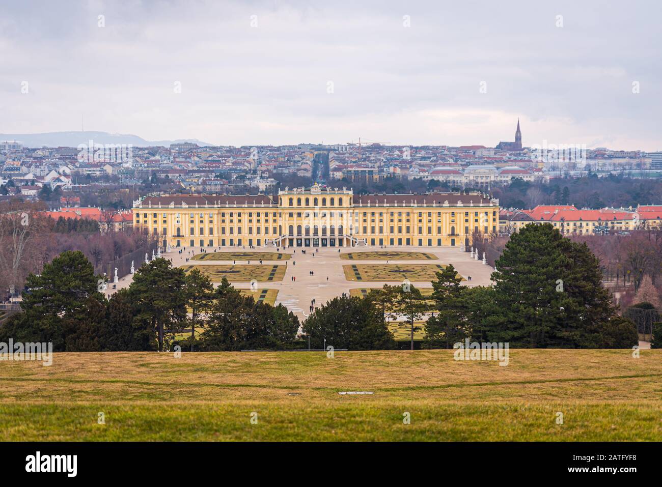 Schloss Schönbrunn an einem grauen Tag, Wien, Österreich Stockfoto