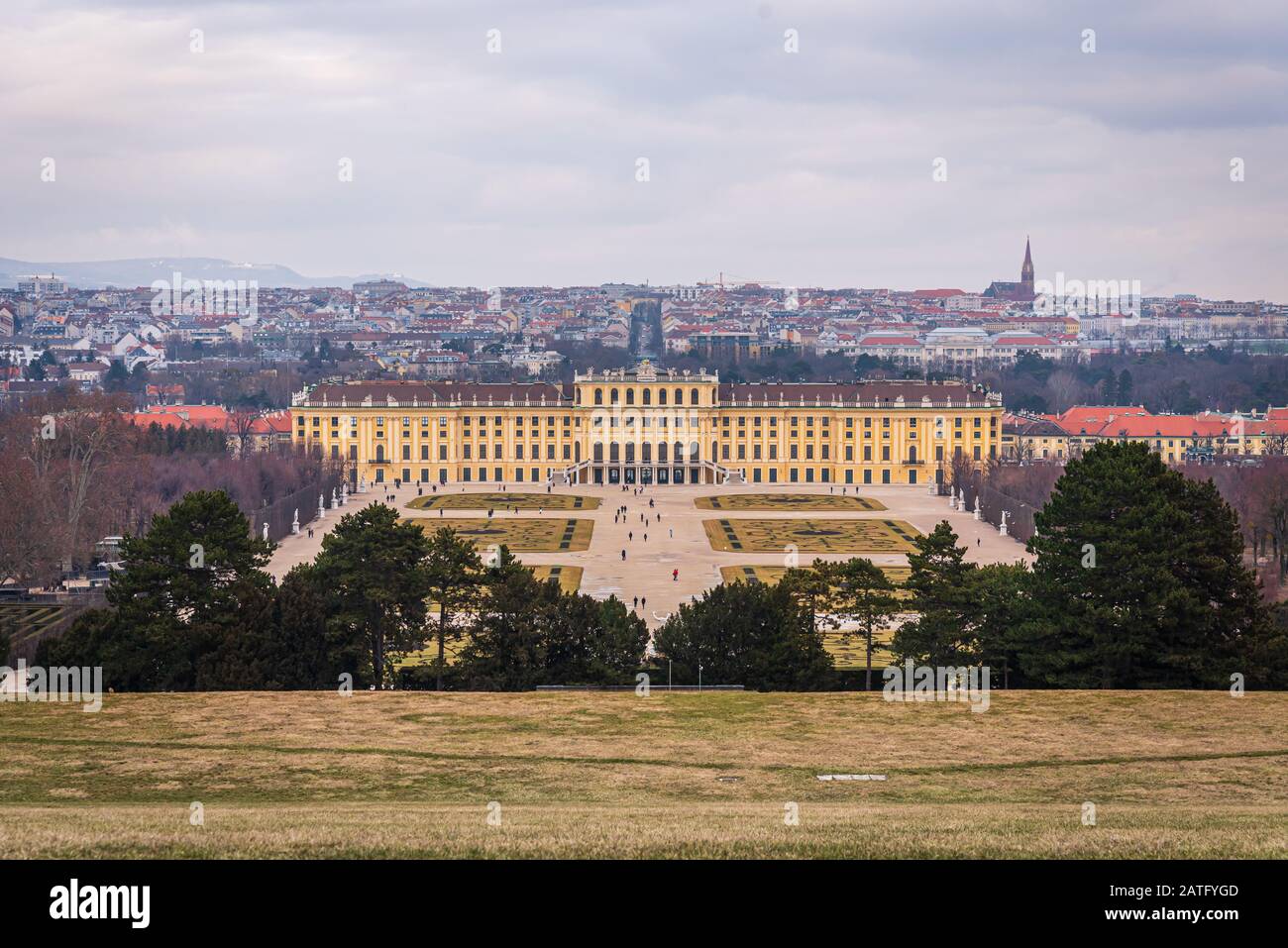 Schloss Schönbrunn und Stadt Wien behindy, Wien, Österreich Stockfoto