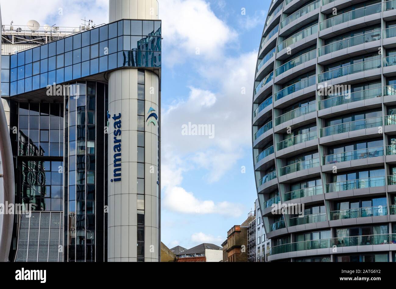 Inmarsat ist ein Technologieunternehmen, das Satellitenkommunikation mit Sitz an der City Road in London, Großbritannien, bereitstellt Stockfoto