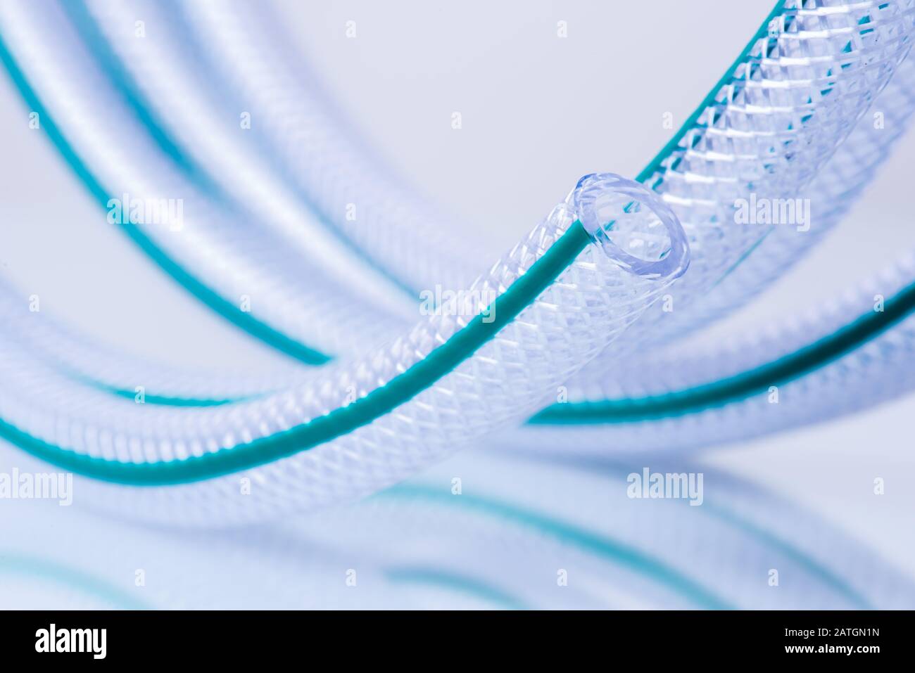 Transparenter Hochdruck-Braide-Schlauch Stockfoto