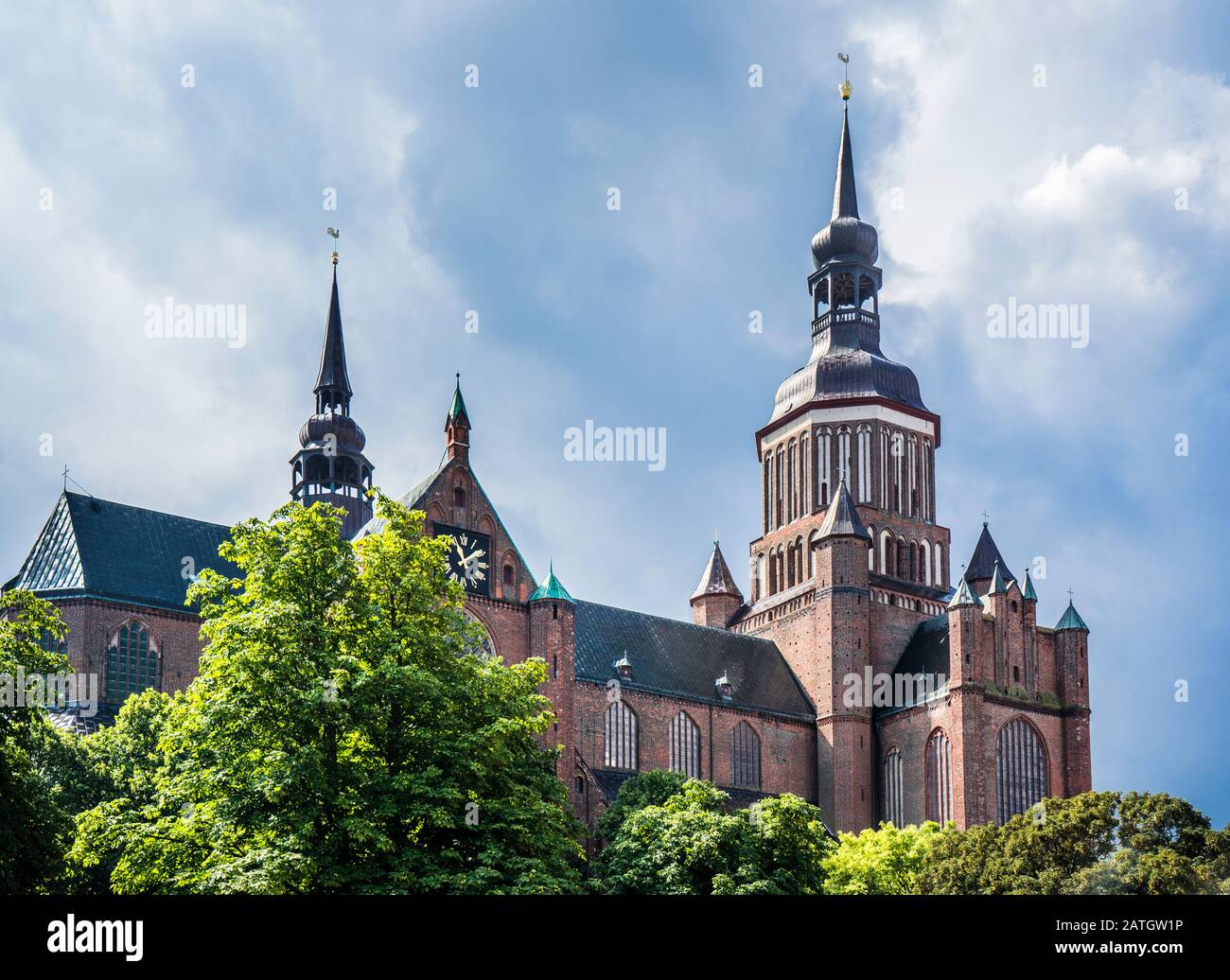 Marienkirche im gotischen Stil in der Hansestadt Stralsund, Mecklenburg-Vorpommern Stockfoto