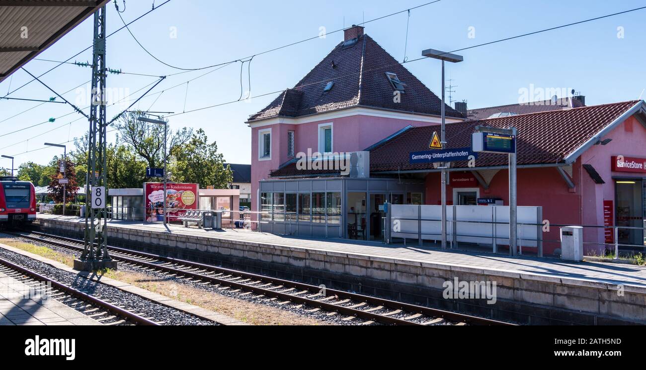 Gemeinde Germering, Landkreis Fürstenfeldbruck, Oberbayern, Deutschland: Bahnhof, S-Bahnhof Germering-Unterpfaffenhofen Stockfoto