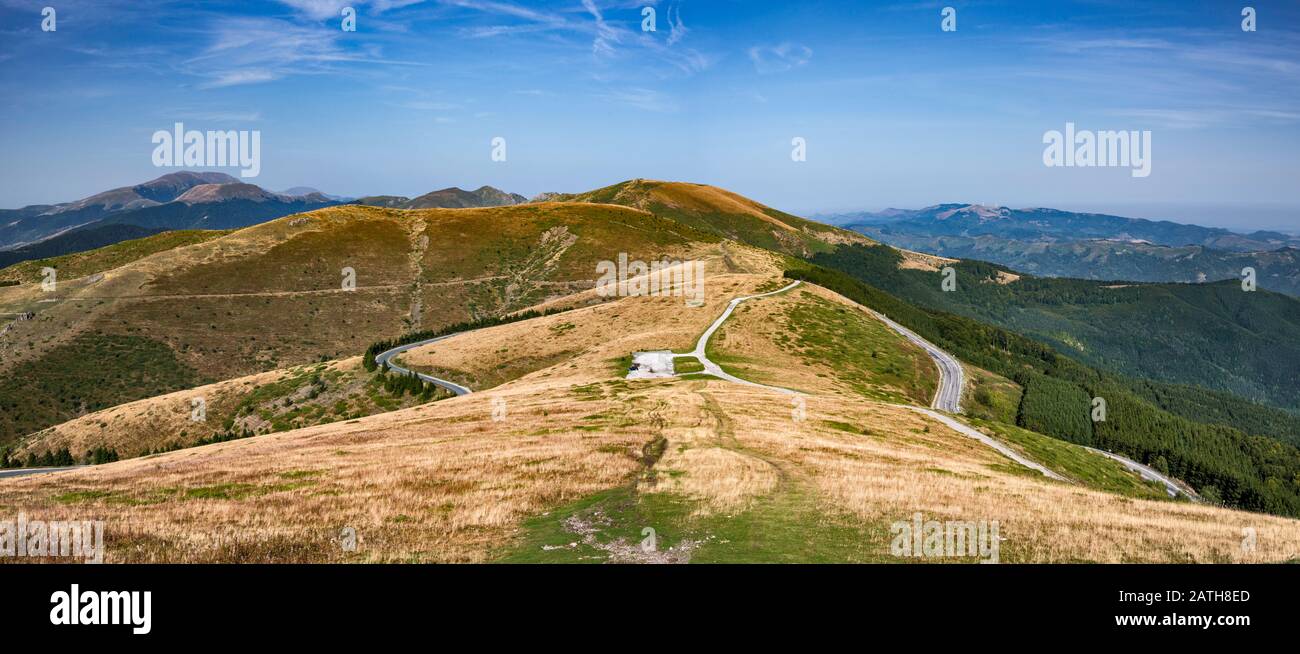 Blick vom Trojan Pass, Trojan Mountains (Troyanska Planina), Central Balkan National Park, Balkan Mountains (Stara Planina), in der Nähe von Troyan, Bulgarien Stockfoto