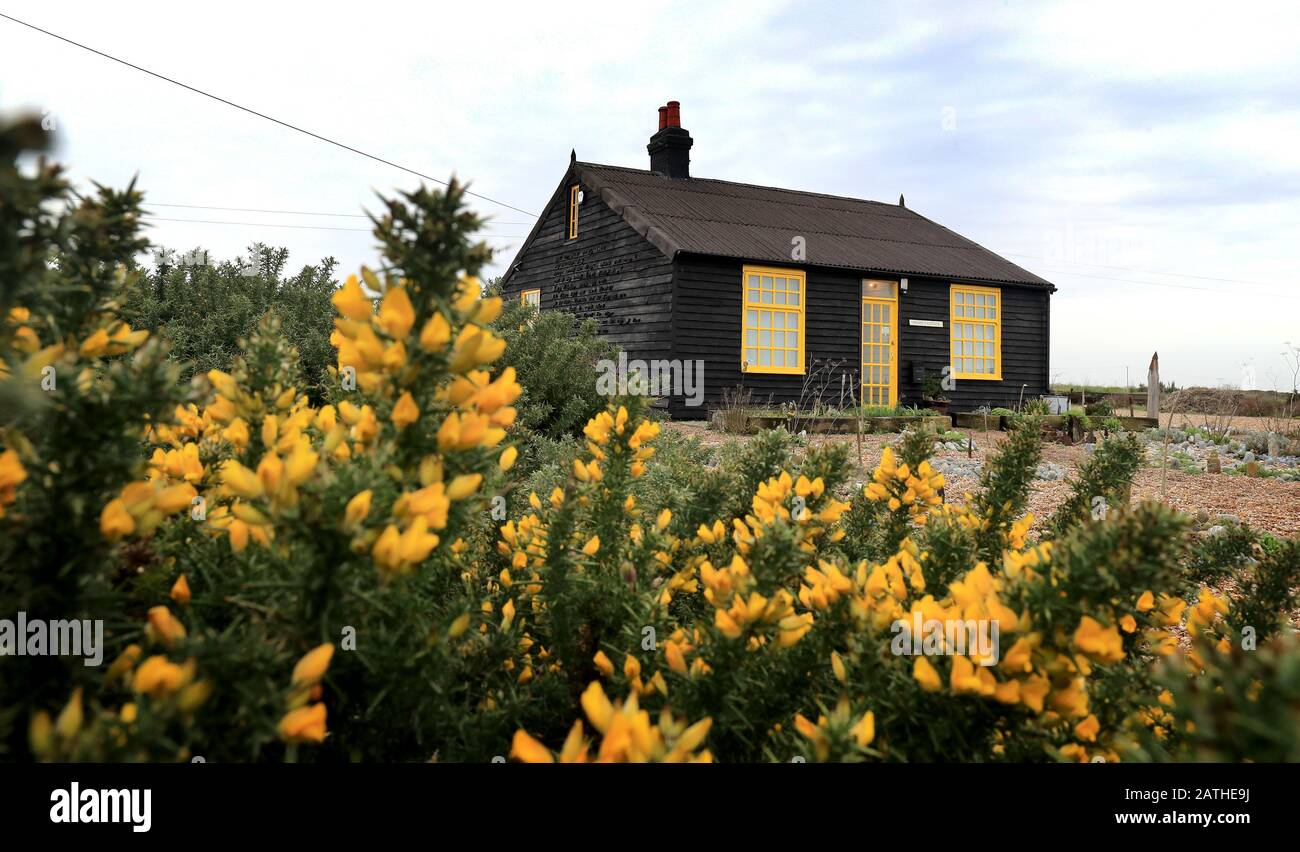 Derek Jarmans Prospect Cottage in Dungeness, Kent, als Kampagne des britischen Charity Art Fund versucht, 3,5 Millionen £zu suchen, um das ehemalige Zuhause des verstorbenen Filmemachers für die Öffentlichkeit zu retten. Die Immobilie wird nach Ablauf der Frist am 31. März 2020 auf dem freien Markt zum Verkauf angeboten. Stockfoto