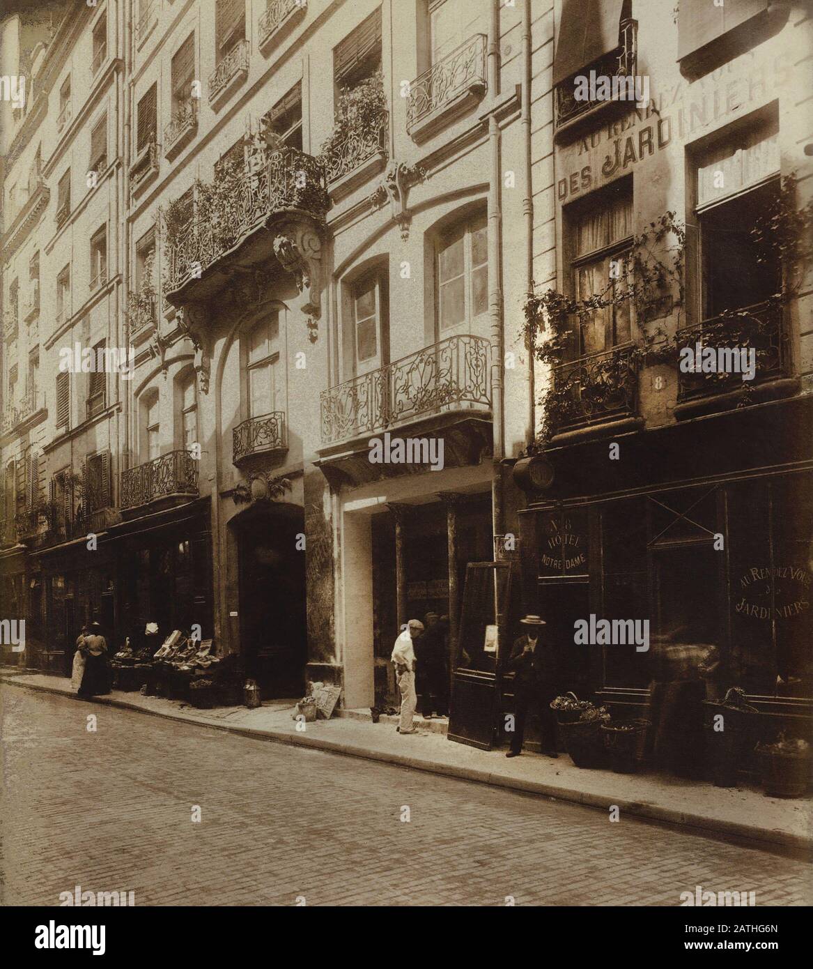 Eugene Atget No8 und 10 der Rue du Petit Pont in Paris, 5. Bezirk. Juli 1899 Alben drucken nach Glasplatte negativ (17 x 21 cm) Privatsammlung Stockfoto