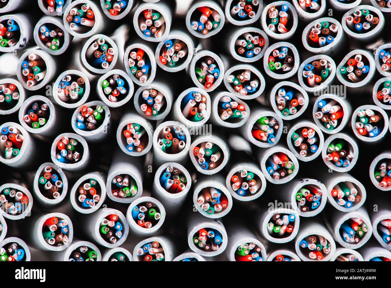 Gruppe von Netzwerkkabel elektrische Draht Informationstechnologie Industriekonzept Stockfoto