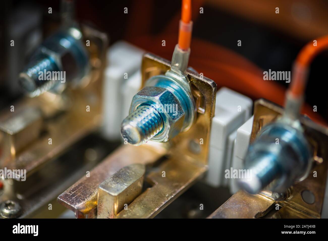 Netzteile Industriegeräte mit fett formatiertem Anschlusskabel Stockfoto