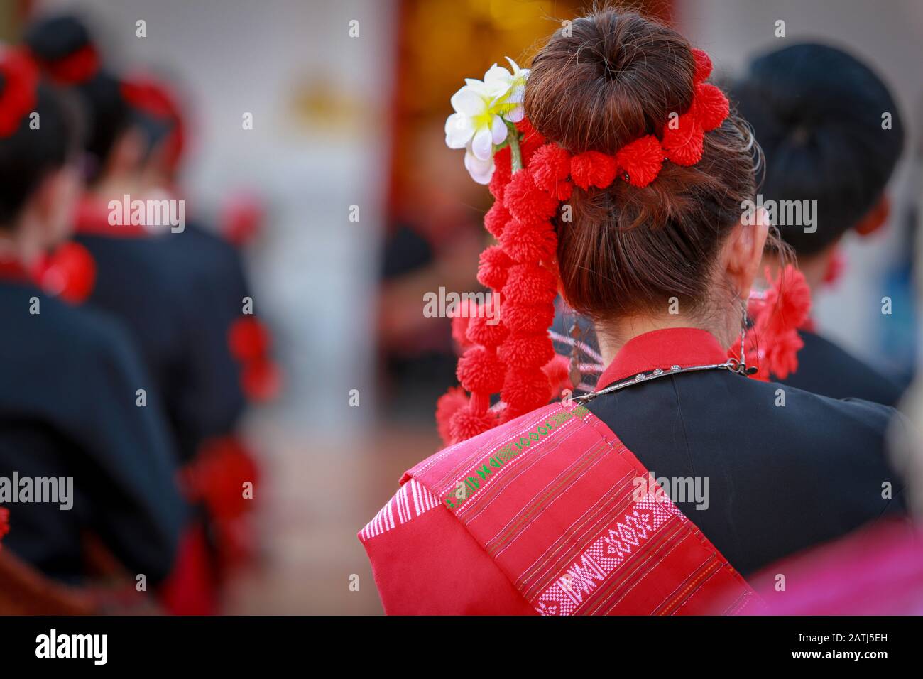 Sakon Nakhon Thailand. Phu Thai People ist ein traditioneller Stamm, Der sich Zusammenfindet, um den traditionellen Stil des Phu Thai Volkes zu kleiden Stockfoto