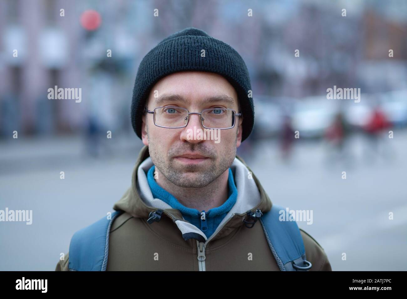 Echter Mann auf der Straße, in der Nähe Stockfoto Echter Mann auf der Straße, in der Nähe Stockfoto