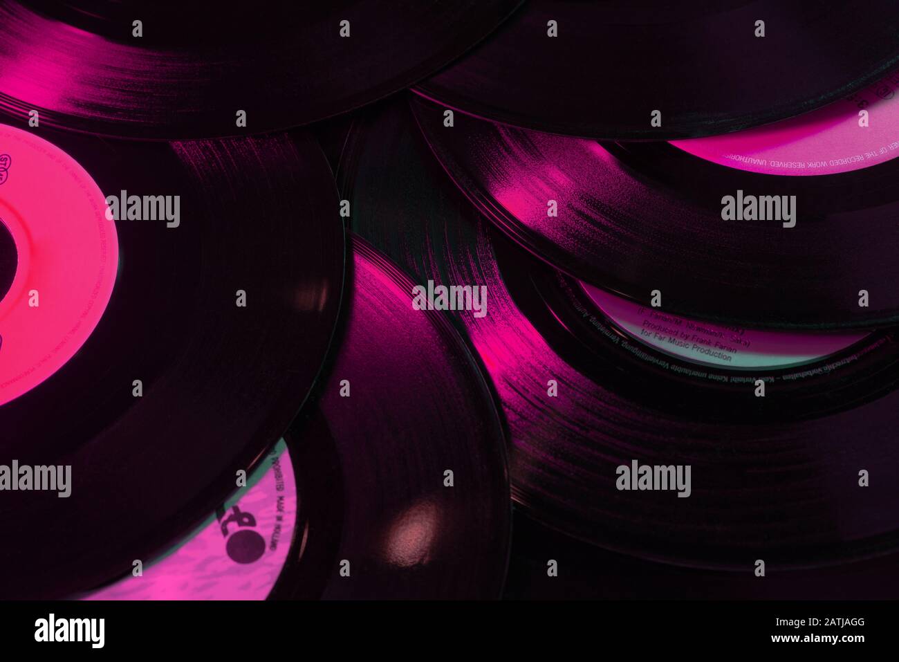 Vinyl zeichnet Musik Hintergrund, Textur, 80er Jahre, Vintage, Retro, Akustik, 80er Jahre, Disco, Gradientenfarben, Nahaufnahme, Party, Tapete, Bildschirm, Postca Stockfoto