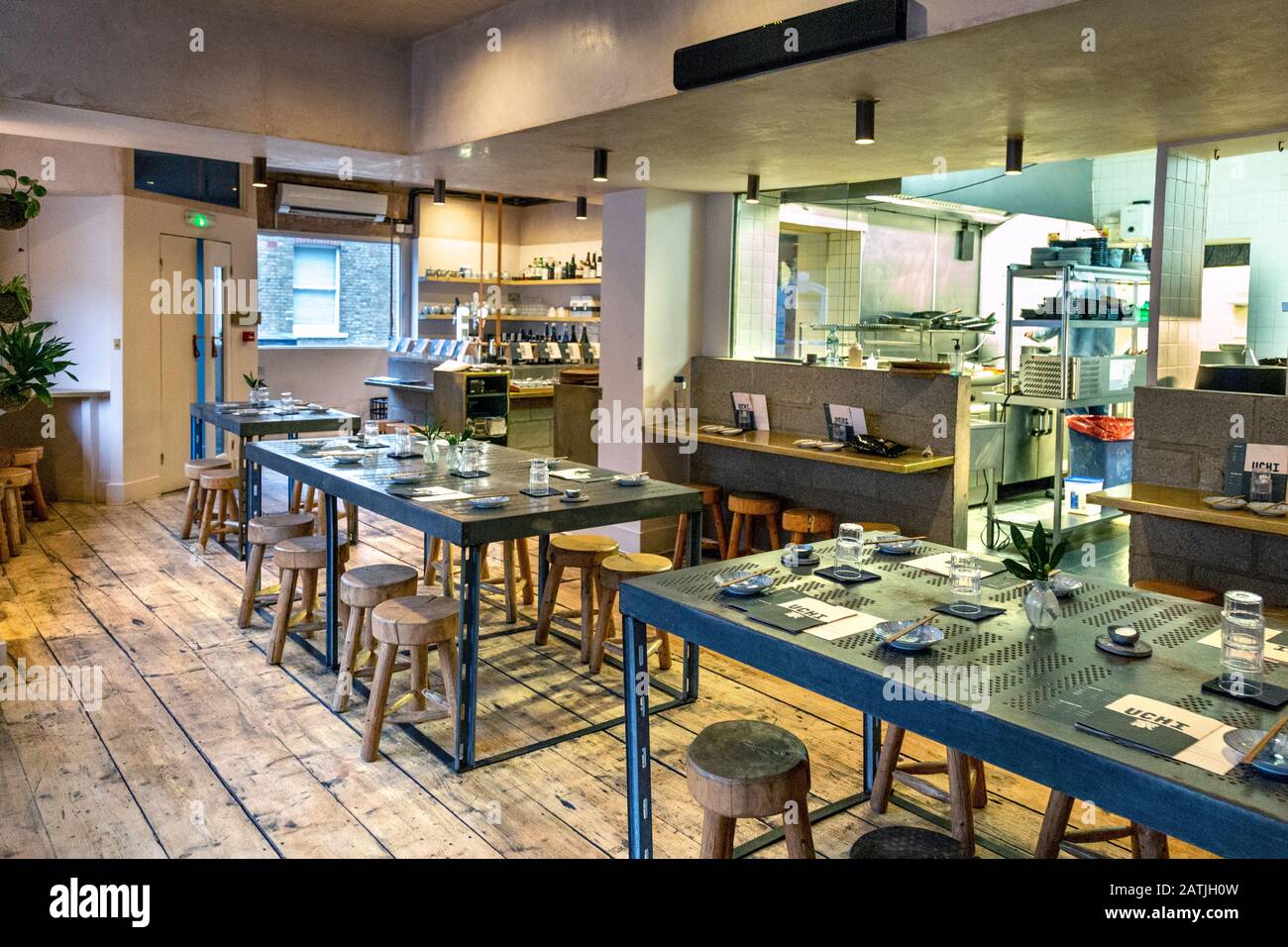 Interieur des japanischen Restaurants Uchi Hackney, London, Großbritannien Stockfoto