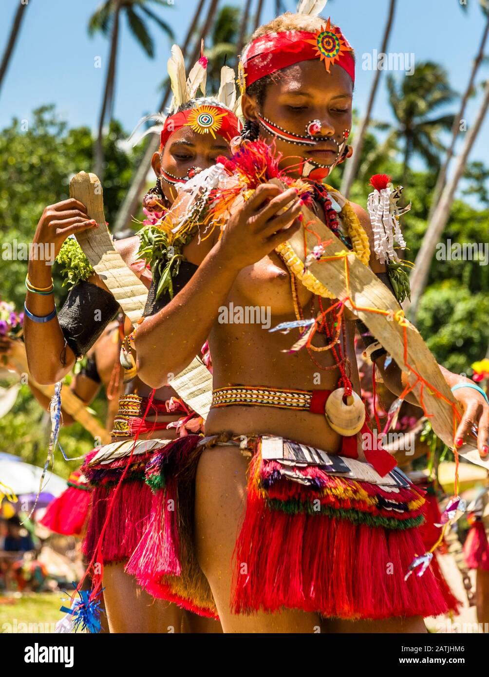Traditioneller Milamala-Tanz der Trobriand-Inseln während des Festivals der freien Liebe, Kwebwaga, Papua-Neuguinea Stockfoto