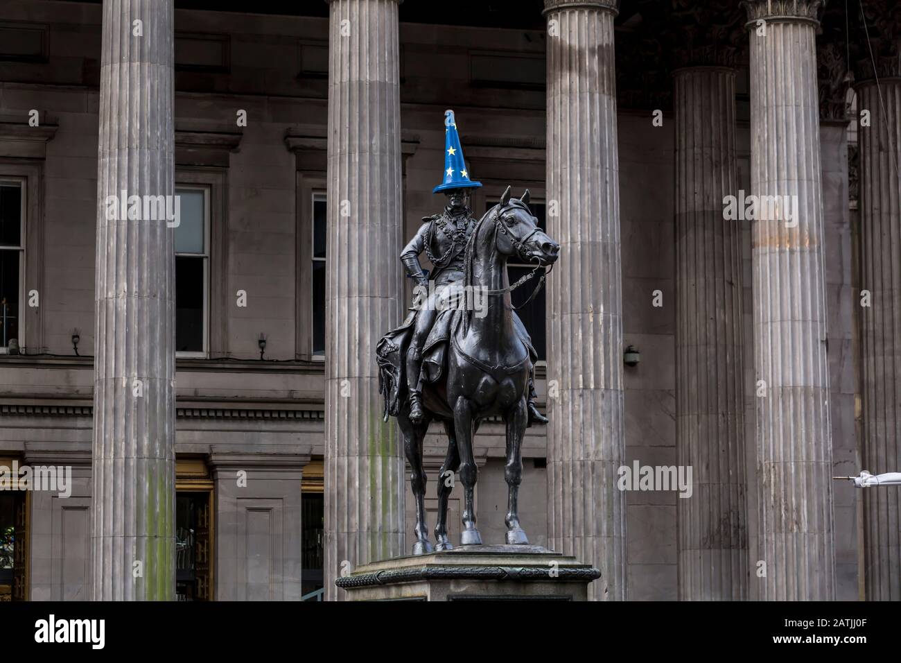 Duke of Wellington Glasgow Statue und EU-Verkehrskegel, Gallery of Modern Art, Glasgow City Centre, Royal Exchange Square / Queen Street, Schottland, Großbritannien Stockfoto