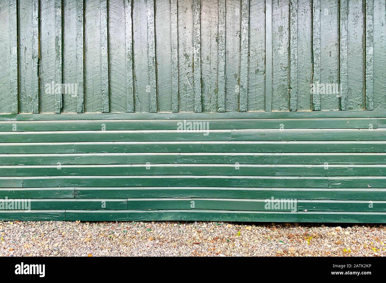 Nahaufnahme der grünen Scheunenwand Stockfoto