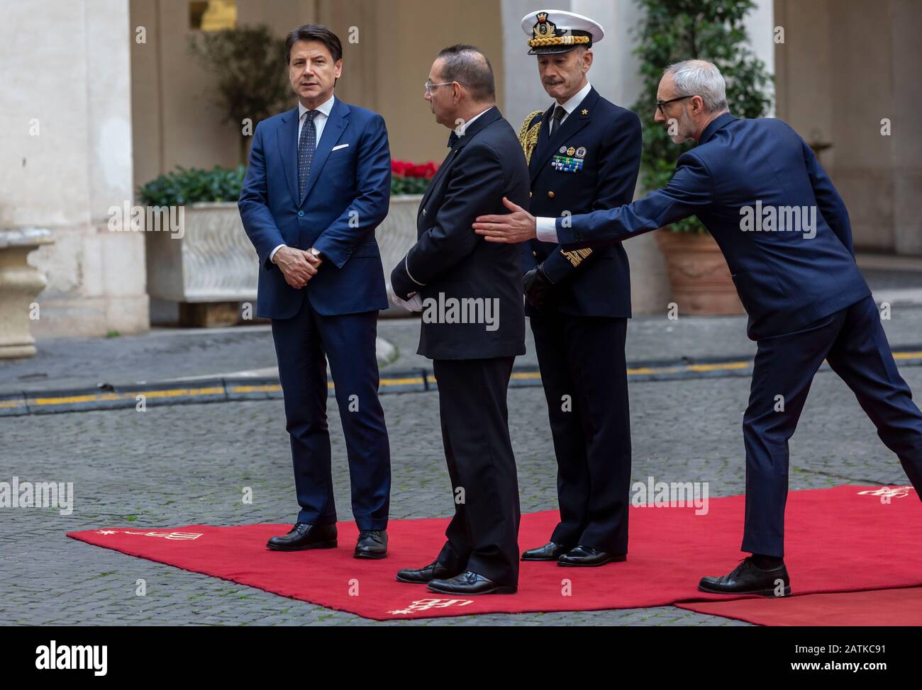 Rom, Italien. Februar 2020. Der ungarische Premierminister Victor Orban hat sich mit dem italienischen Amtskollegen Giuseppe Conte Credit treffen: Stephen Bisgrove/Alamy Live News Stockfoto