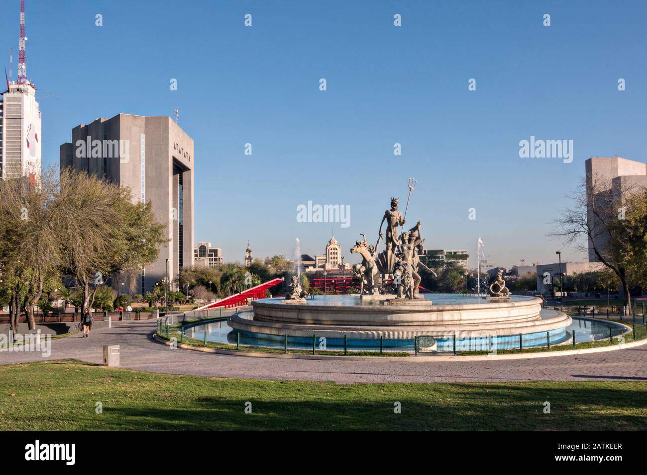 Fuente de Neptuno oder Neptun Fountain auf dem Macroplaza Platz im Barrio Antiguo Viertel von Monterrey, Nuevo Leon, Mexiko. Stockfoto