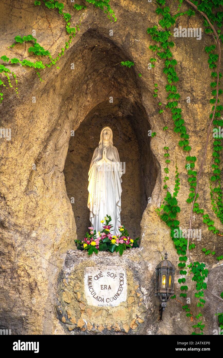 ROM, Vatikanstadt/Italien - 2019/06/15: Schrein der Unbefleckten Empfängnis - Nostra Signora dell'Immacolata Concezione - aus Lourdes Stockfoto