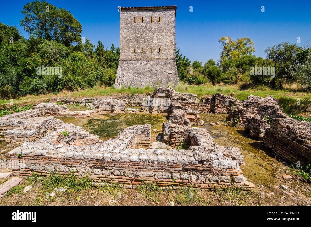 Butrint, Albanien - August, 05. 2014. Turm Venetian im Sommer Stockfoto