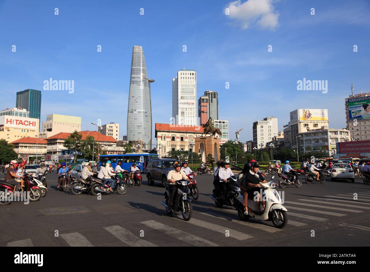 Tran Nguyen Han Kreisverkehr, Bitexco Financial Tower, Ho-Chi-Minh-Stadt, Saigon, Vietnam, Südost-Asien, Asien Stockfoto