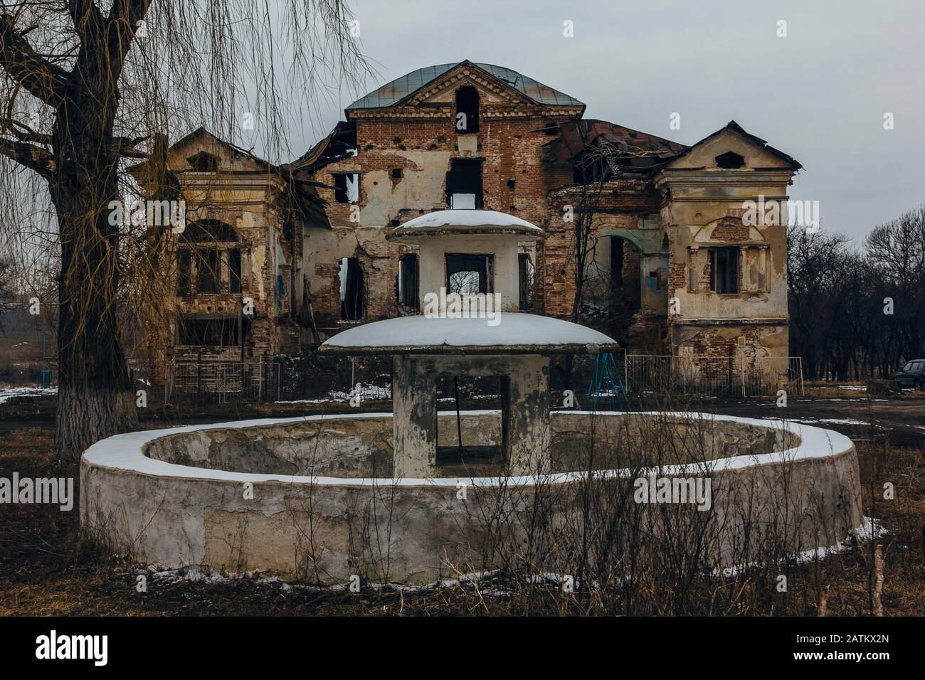 Dunkle und creepy alte verlassene Villa. Gorozhanka, ehemaliges Venevidinov-Anwesen, Region Woronesch Stockfoto