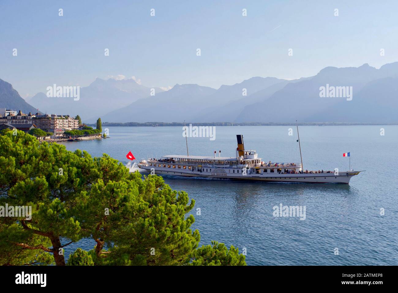 Dampfer "La Suisse", Genfersee, Montreux, Kanton Waadt, Schweiz. Stockfoto