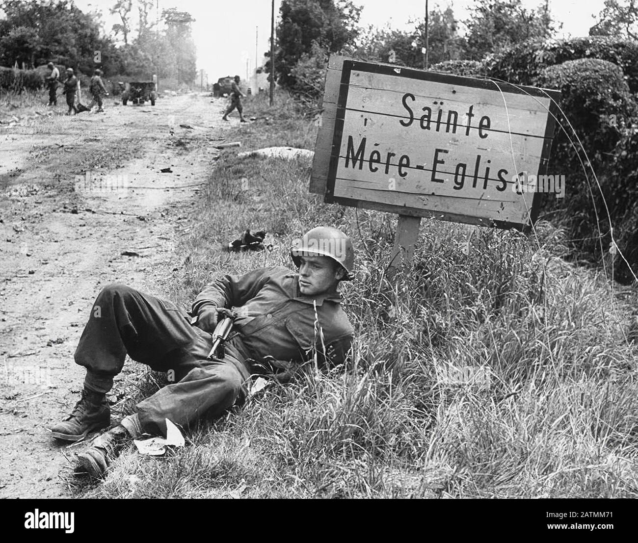 US-Soldat St. Mere-Eglise Schild M1 Carbine D-Day WW2 Stockfoto