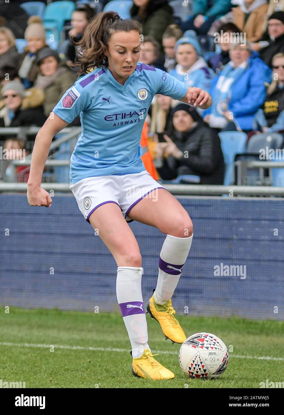 Manchester, ENGLAND - FEBRUAR 02: Caroline Weir von Manchester Citydure Barclays Damen Super League Spiel zwischen Manchester City und Arsenal AT Stockfoto