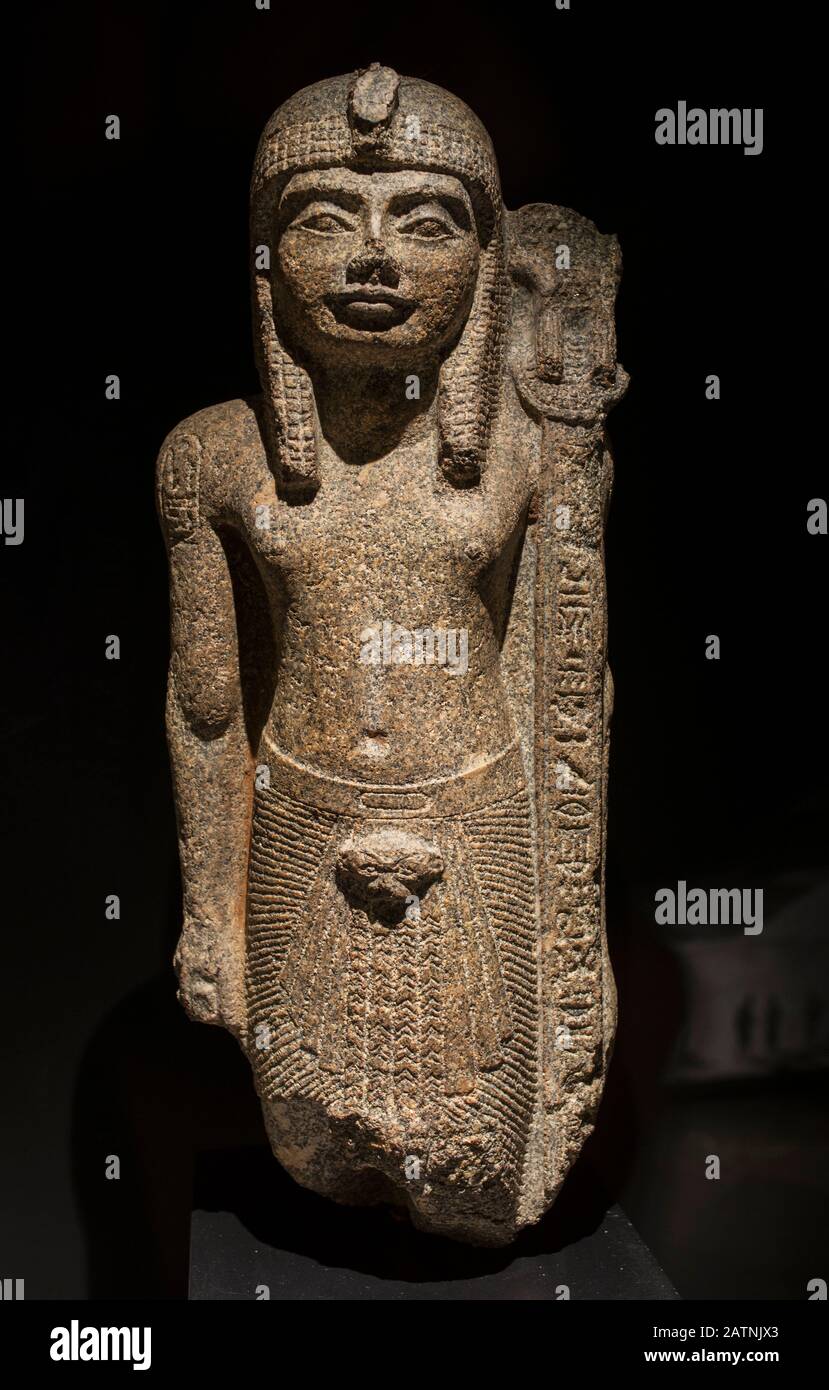 Barcelona, Spanien - 27. Dezember 2019: Statue des pharaos Rameses III Granit. 11,4 V. CHR. Museum für Alte Ägypten-Kultur in Barcelona, Spanien Stockfoto